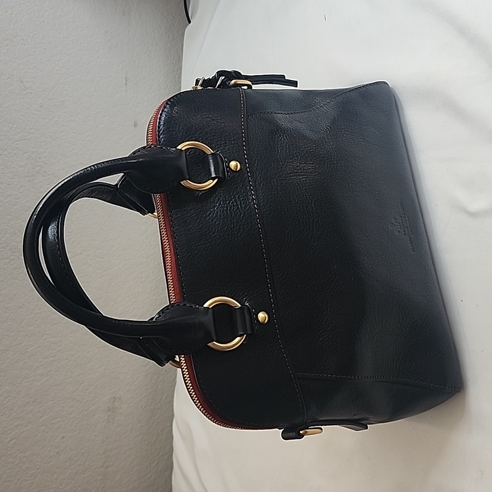 EUC Dooney & Bourke Florentine Cameron Satchel Black Vechetta Leather